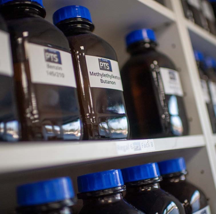 Laborflaschen-scaled Coatings, Holzimprägnierung, Holzschutz, Imprägnierung